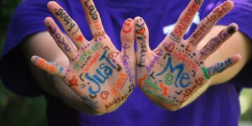 Heroic Deeds: Inspiring Stories of Courageous Acts from Around the World