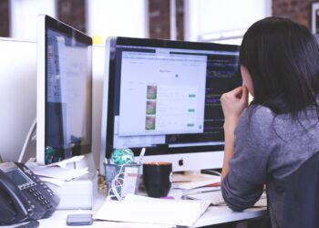 Mastering Workplaces: How Effective Communication Skills Can Elevate Your Career